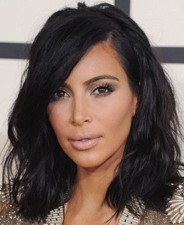 What’s in your everyday makeup bag? | Kim Kardashian VS Makeup Addict